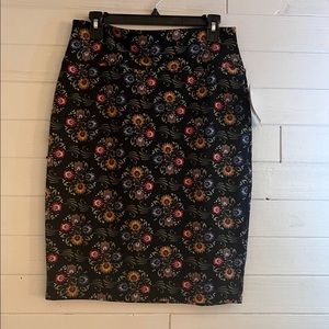 Lularoe Cassie Pencil Skirt
Floral
Never worn
Large